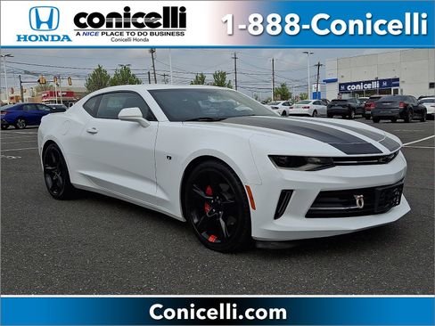 Used 2018 Chevrolet Camaro LT RWD image 1