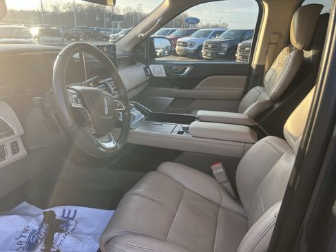 Used 2022 Lincoln Navigator L Reserve image 13