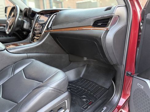 Used 2018 Cadillac Escalade Premium Luxury image 13