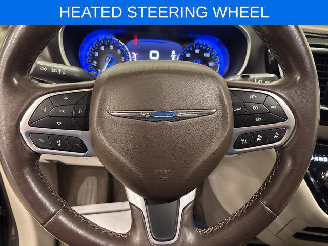 Used 2020 Chrysler Pacifica Touring-L w/ Advanced Safetytec Group FWD image 25
