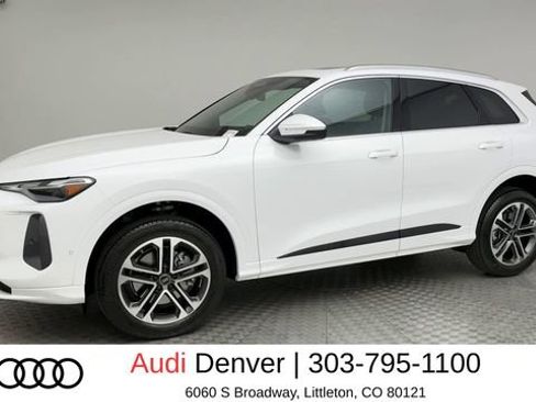 Used 2025 Audi Q5 Premium w/ Convenience Package AWD/4WD image 6