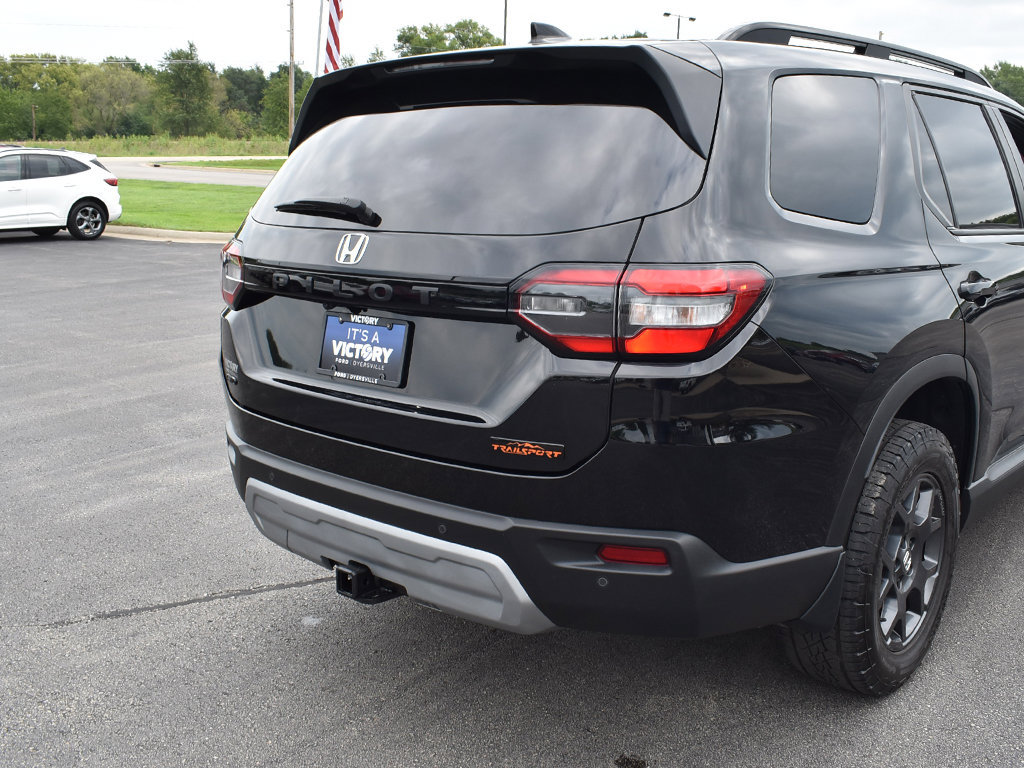 Used 2025 Honda Pilot TrailSport image 33