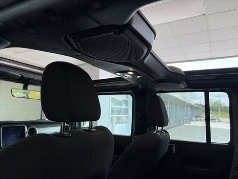 Used 2023 Jeep Wrangler Unlimited w/ Sun & Screen Package image 9