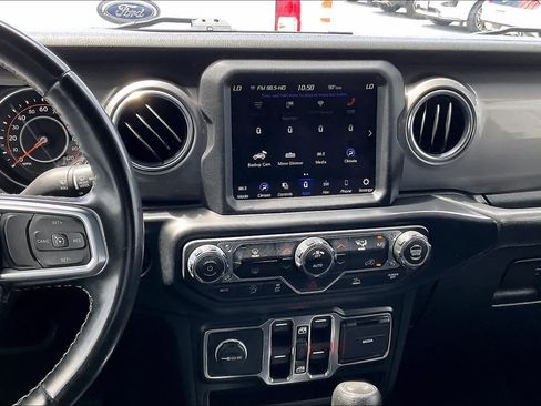 Used 2021 Jeep Wrangler Unlimited Sahara AWD/4WD image 15