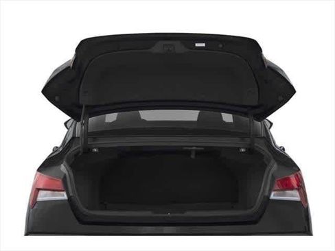 Used 2024 Hyundai Elantra SEL FWD image 11