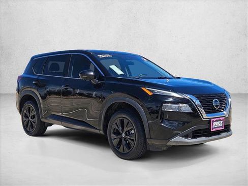 Used 2021 Nissan Rogue SV FWD image 3