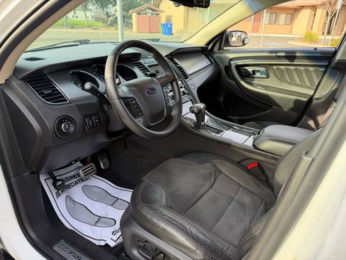 Used 2010 Ford Taurus SHO image 12