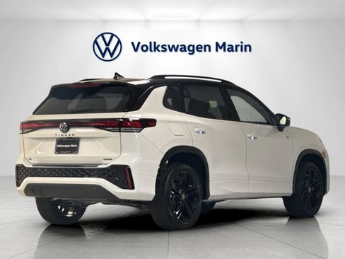 New 2026 Volkswagen Tiguan SE R-Line image 5