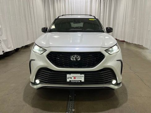 Certified 2024 Toyota Highlander XSE AWD/4WD image 9