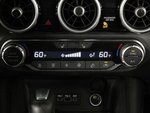 Certified 2024 Nissan Sentra SR FWD image 22