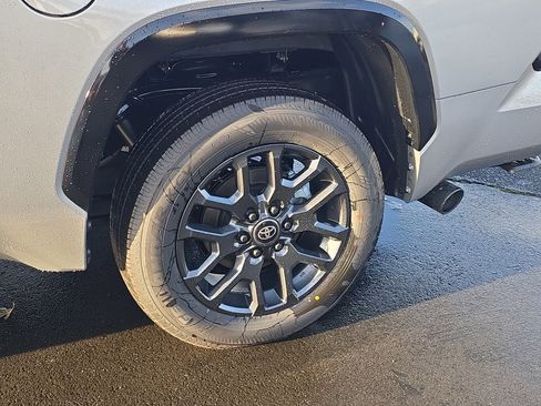 New 2026 Toyota Tundra Platinum image 10