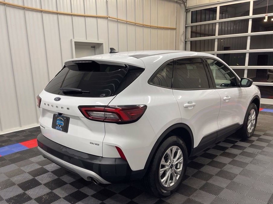 Used 2024 Ford Escape Active AWD/4WD image 4