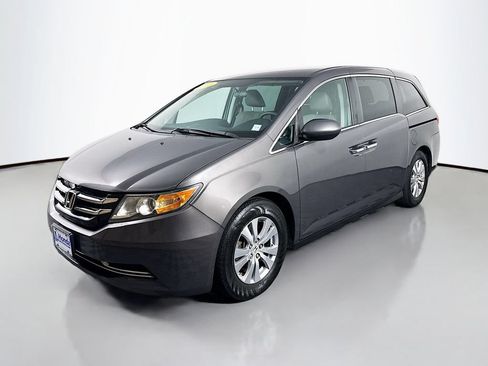 Used 2016 Honda Odyssey SE image 3