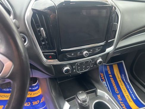 Used 2020 Chevrolet Traverse LT image 16