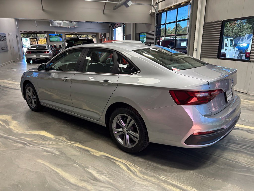 Used 2024 Volkswagen Jetta SE FWD image 33