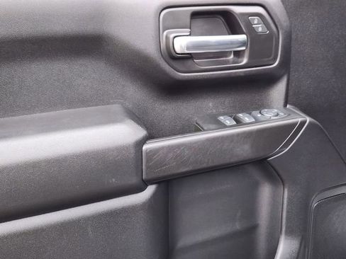 Used 2025 Chevrolet Silverado 1500 Custom image 11