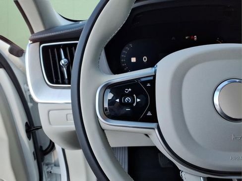 New 2026 Volvo XC60 B5 Ultra w/ Protection Package Premier AWD/4WD image 20