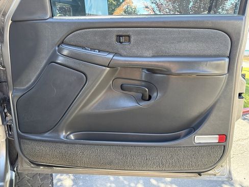 Used 2003 Chevrolet Silverado 2500 LS w/ Skid Plate Package AWD/4WD image 35