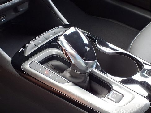 New 2026 Buick Envista Sport Touring image 9