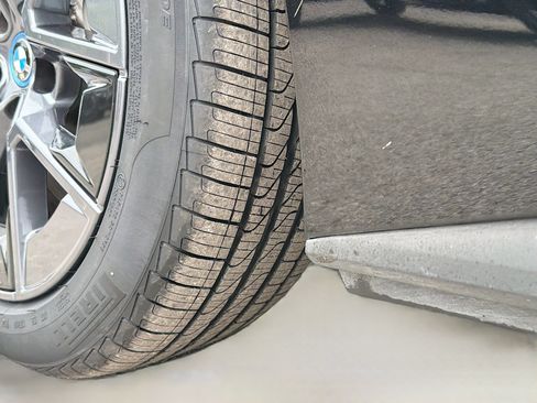 Used 2023 BMW i4 eDrive35 RWD image 42