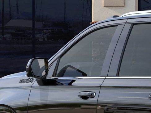 New 2026 Chevrolet Suburban High Country image 12