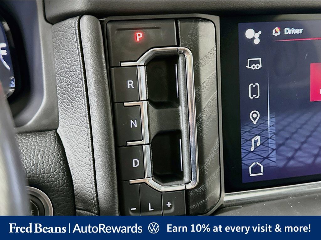 Used 2022 GMC Yukon XL Denali w/ Advanced Technology Package AWD/4WD image 23