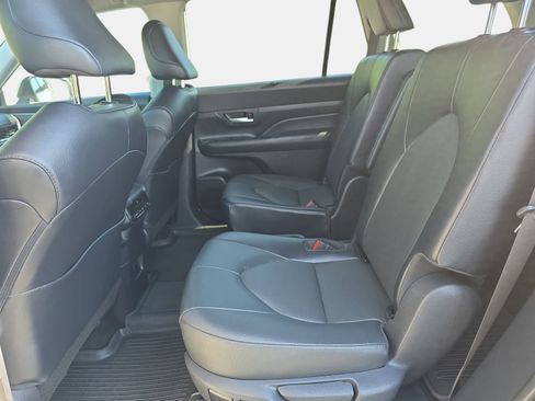 Used 2024 Toyota Grand Highlander FWD image 15