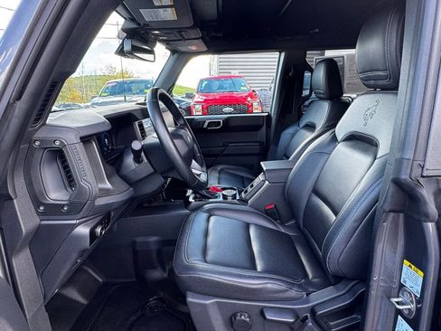Used 2025 Ford Bronco Badlands image 15