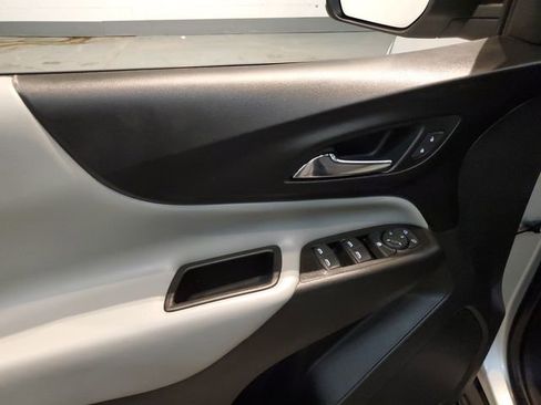Used 2020 Chevrolet Equinox LS w/ LS Convenience Package image 11