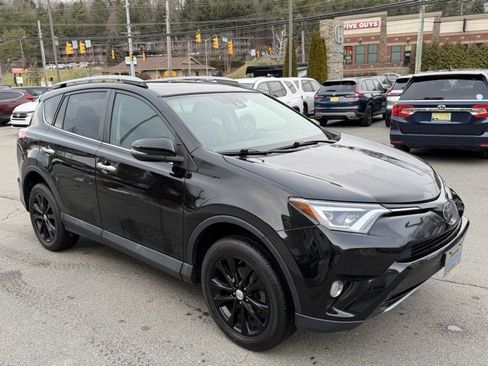 Used 2018 Toyota RAV4 Limited image 3