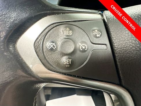 Used 2020 Chevrolet Suburban LT image 36