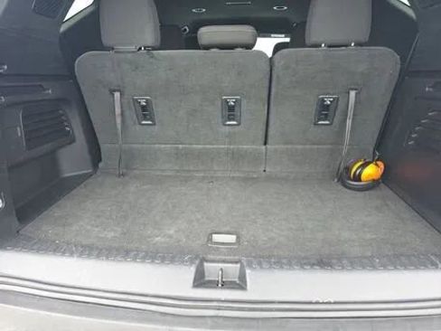 Used 2024 Chevrolet Traverse LT image 8