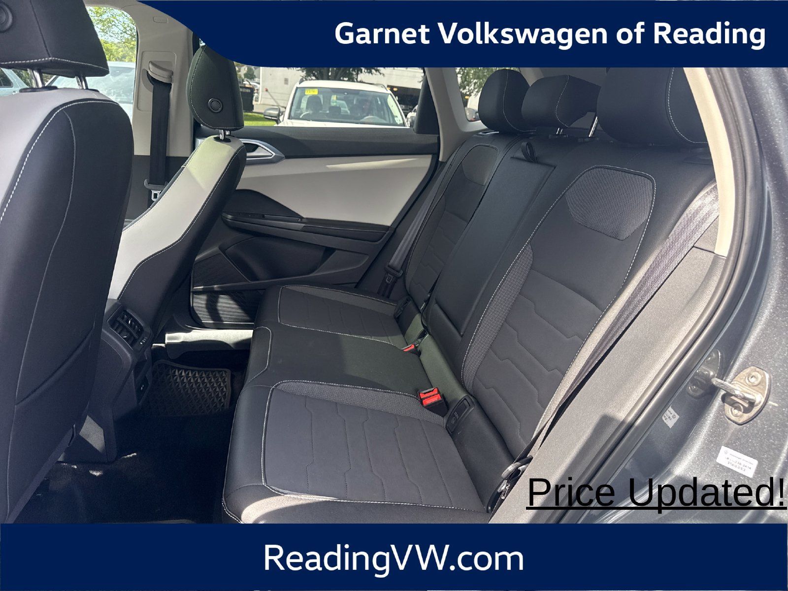 Used 2025 Volkswagen Taos SE w/ Panoramic Sunroof Package AWD/4WD image 12