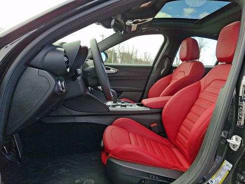 New 2026 Alfa Romeo Giulia AWD image 9