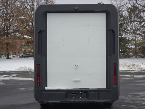 New 2025 Chevrolet Brightdrop 600 w/ Power Door Package image 8