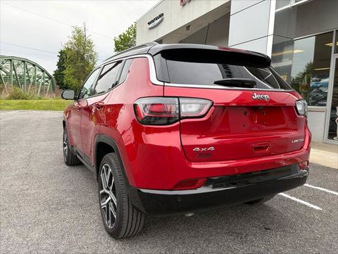 Certified 2025 Jeep Compass Limited w/ Elite Group AWD/4WD image 9
