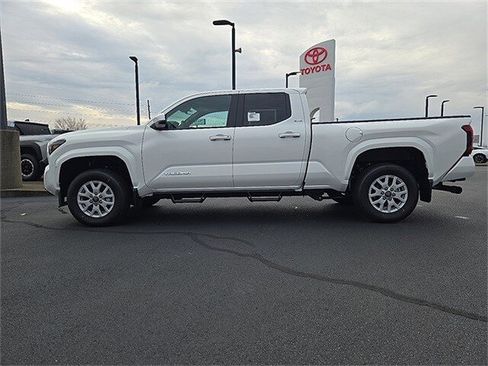 New 2025 Toyota Tacoma SR5 image 9