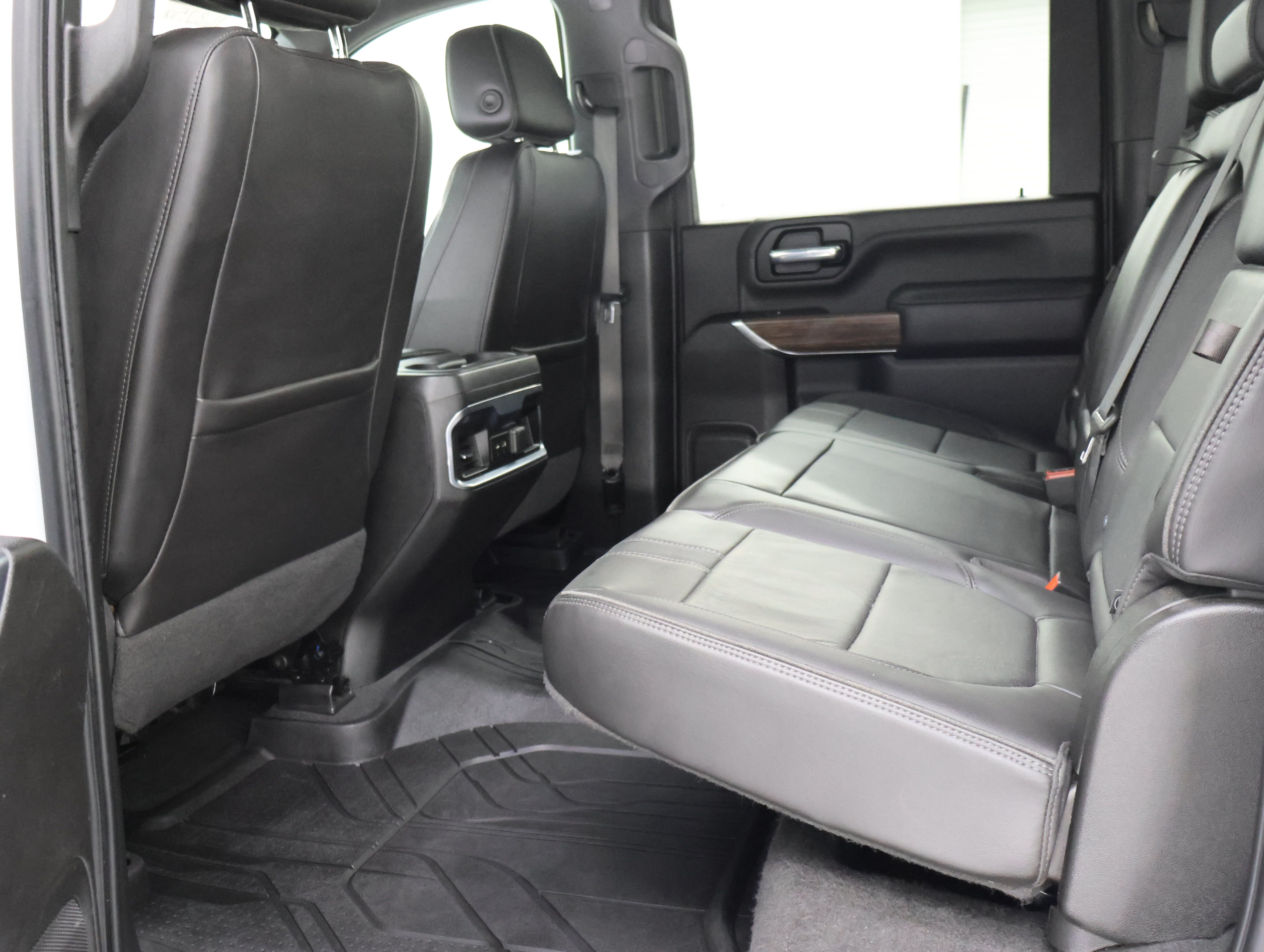Used 2022 Chevrolet Silverado 3500 High Country w/ Snow Plow Prep/Camper Package AWD/4WD image 9