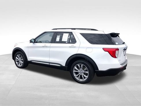 Used 2023 Ford Explorer XLT w/ Equipment Group 202A AWD/4WD image 6
