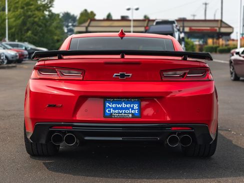 Used 2018 Chevrolet Camaro ZL1 RWD image 10