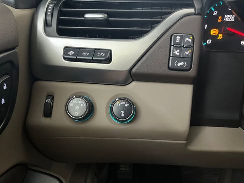 Used 2019 Chevrolet Suburban Premier AWD/4WD image 60