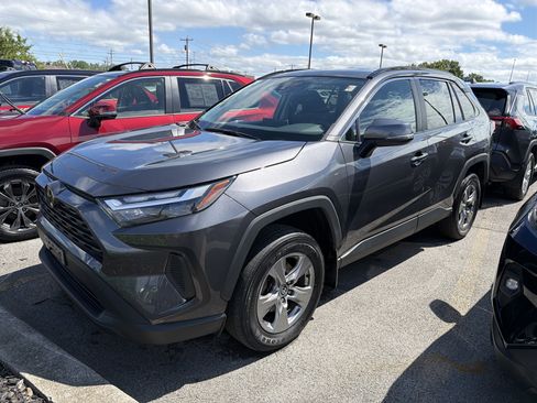 Used 2023 Toyota RAV4 XLE AWD/4WD image 4