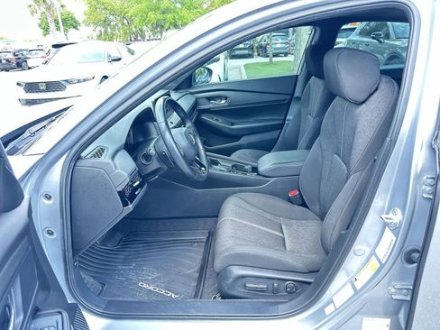 Used 2023 Honda Accord Sport image 2