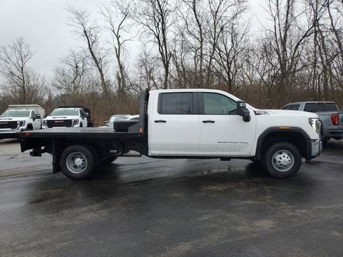 New 2025 GMC Sierra 3500 Pro w/ Convenience Package AWD/4WD image 4