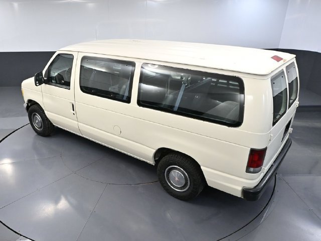 Used 1995 Ford E-150 and Econoline 150 Club Wagon RWD image 39