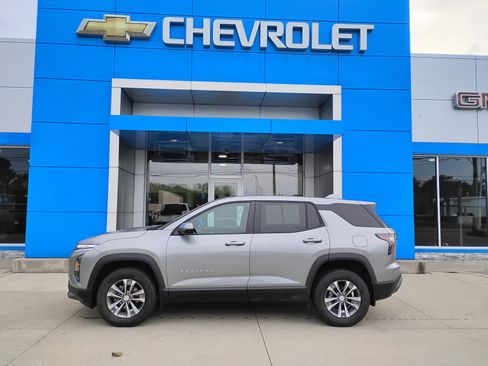 Used 2026 Chevrolet Equinox LT w/ Convenience Package II FWD image 12