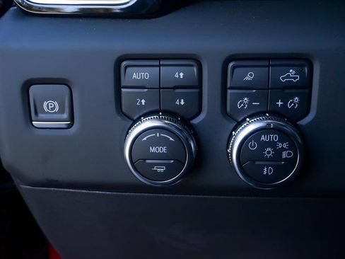 Used 2024 GMC Sierra 1500 Denali w/ Denali Reserve Package AWD/4WD image 11
