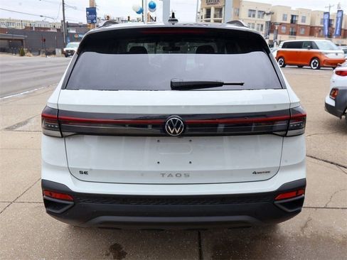 New 2026 Volkswagen Taos SE AWD/4WD image 4