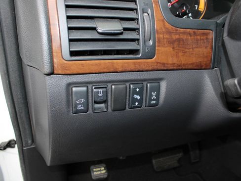 Used 2015 Nissan Armada Platinum w/ 2nd Row Captain Seat Package image 17