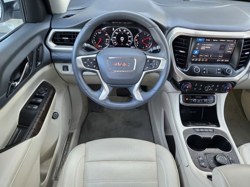 Certified 2023 GMC Acadia Denali w/ Denali Ultimate Package AWD/4WD image 11